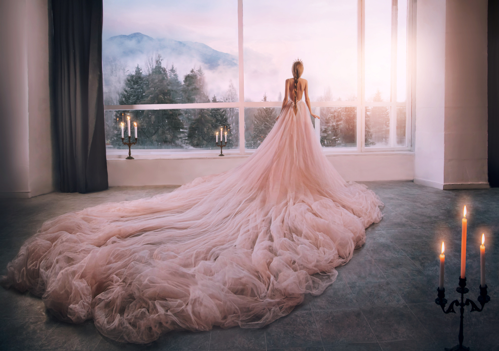 Считается, что женщина в свадебном платье снится к позитивным переменам в жизни. Фото © Shutterstock